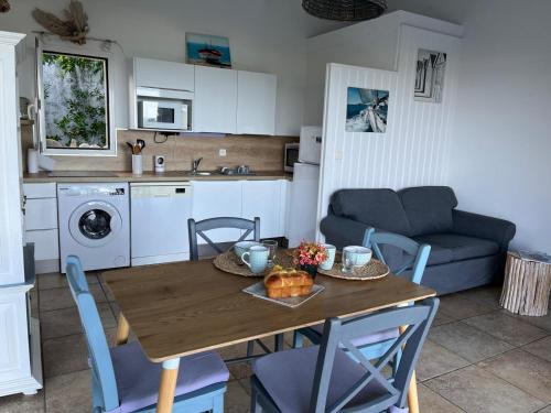 Kuchyň nebo kuchyňský kout v ubytování Calme avec vue formidable sur l'océan