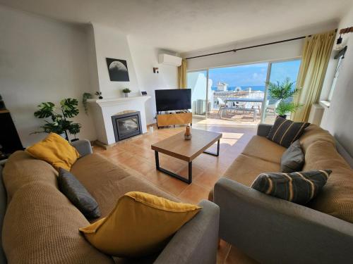 Casa Londamba Meia Praia Beach