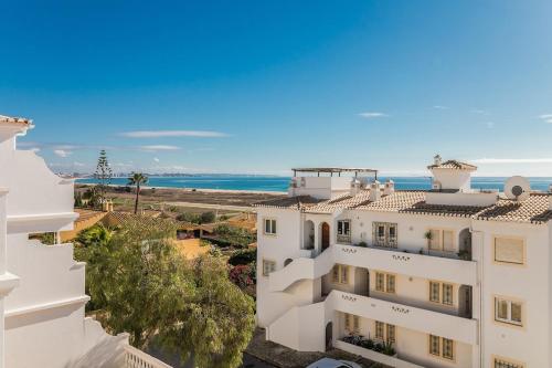 Casa Londamba Meia Praia Beach
