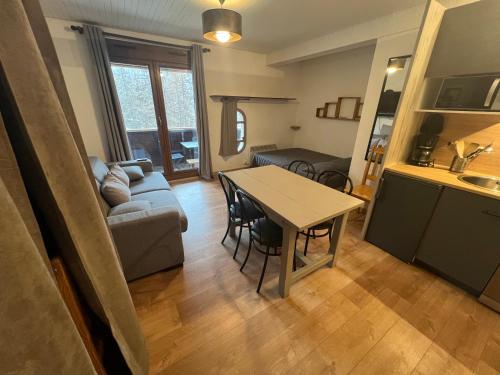 Appartement tout confort centre station 1650 au calme et avec vue