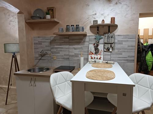 Η κουζίνα ή μικρή κουζίνα στο Rustic central