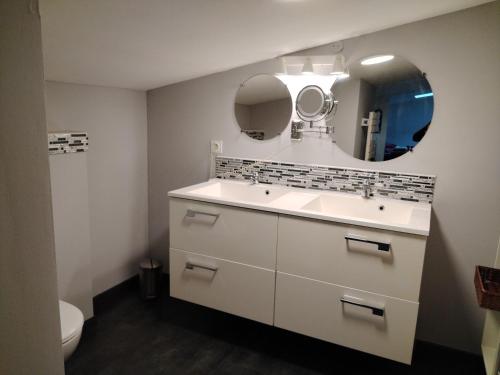 Φωτογραφία από το άλμπουμ του Maison avec jacuzzi 2ch 2sdb σε Aubignan