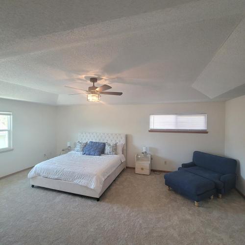 Spacious 3BR Family Beach Home 5 Mins to Panama City Beach & Sleeps 9 Hot tub photo 3