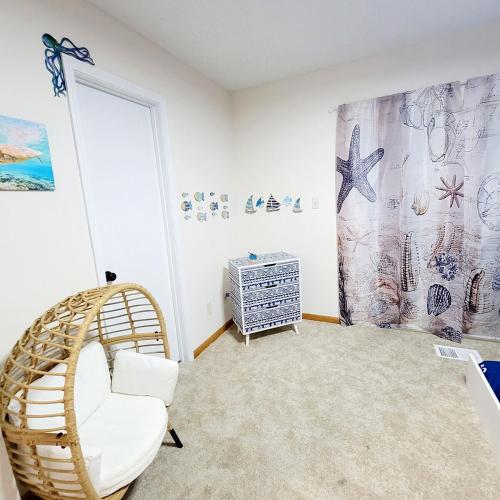 Spacious 3BR Family Beach Home 5 Mins to Panama City Beach & Sleeps 9 Hot tub photo 4