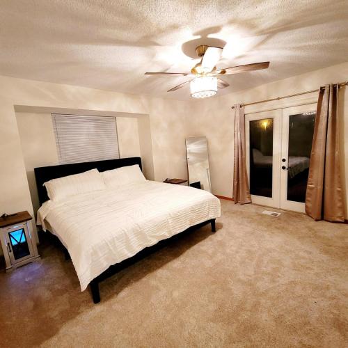 Spacious 3BR Family Beach Home 5 Mins to Panama City Beach & Sleeps 9 Hot tub photo 49