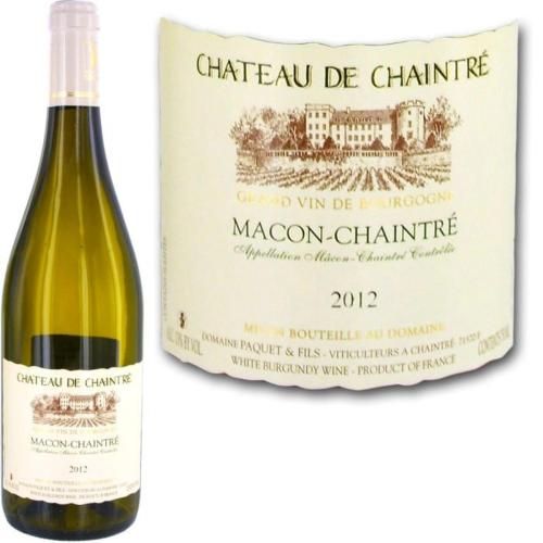 - une bouteille de vin à côté d'une bouteille de champagne dans l'établissement Dans la cours du château by Miss K, à Chaintré