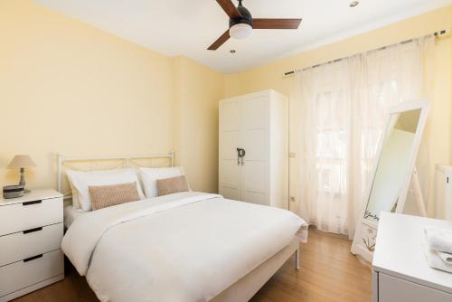 Elegant City Center Apartment