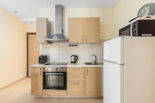 Elegant City Center Apartment