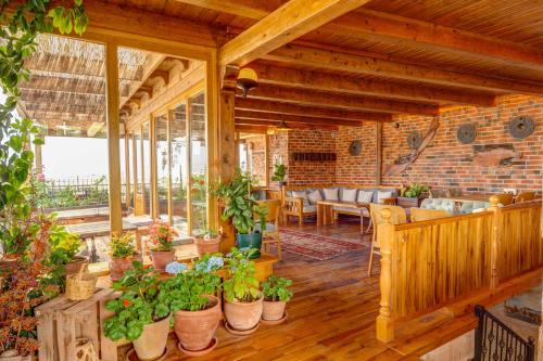 Un restaurante u otro lugar para comer en Vasıl Cave Hotel