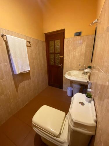 Ένα μπάνιο στο Dili's Home Stay