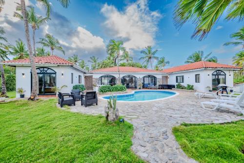 Bazén v ubytování PALM HOUSE - LUXURY VILLA - SAMANÁ - Ocean Front nebo v jeho okolí