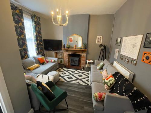 Μια τηλεόραση ή/και κέντρο ψυχαγωγίας στο Victorian red-brick home in picturesque market town