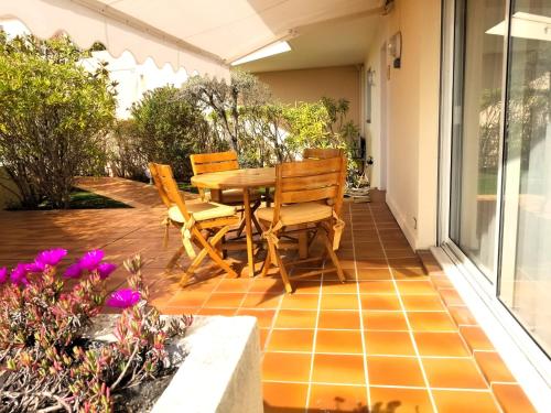 Μπαλκόνι ή βεράντα στο Appartement ORION magnifique vue mer et montagne