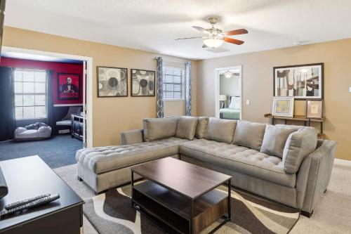 Upstay Family Home w Pool & Cinema ChampionsGate photo 18