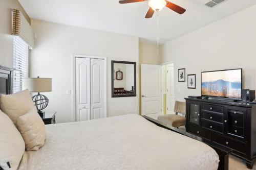 Upstay Family Home w Pool & Cinema ChampionsGate photo 21