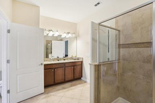 Upstay Family Home w Pool & Cinema ChampionsGate photo 22