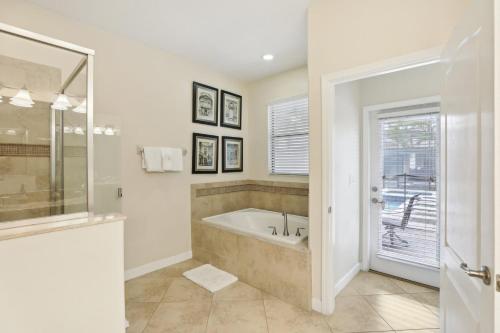 Upstay Family Home w Pool & Cinema ChampionsGate photo 24