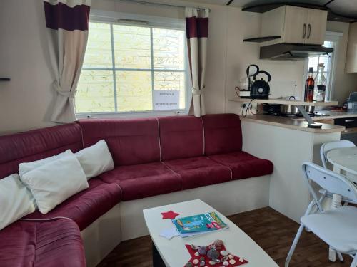 Η κουζίνα ή μικρή κουζίνα στο Mobilhome résidentiel