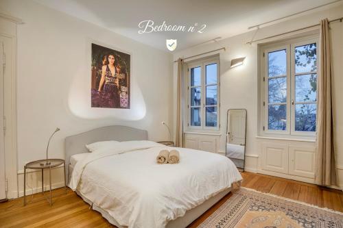 Bedroom 2 - Authentic charm - COLIVING Historic House