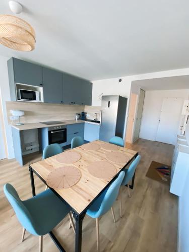 Chambre et salle de bain PRIVÉE dans Appartement PARTAGÉ avec toilettes partagés - Talence - Tram B - Ref R1