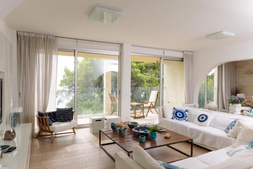 3BR Beachfront Gem in Limassol