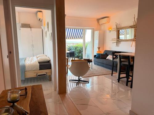 Large Luxury Apartment with garden view over the ocean photo 2