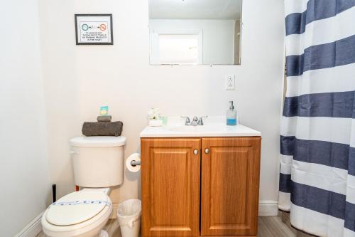 Bilik mandi di COZY Private Apts in Hollywood By Hard Rock Casino!