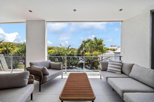 Χώρος καθιστικού στο Luxurious 5 bedroom home 500m to Alexandra Headland beach