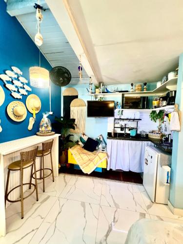 Dapur atau dapur kecil di Pé na Areia - Itaúna Saquarema Loft Mimo AconXego