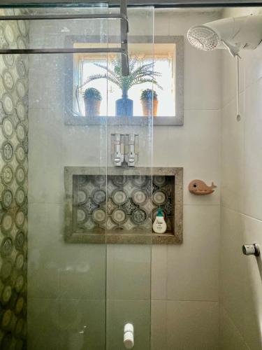Bilik mandi di Pé na Areia - Itaúna Saquarema Loft Mimo AconXego