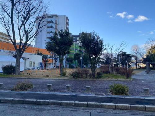 至誠1馆近心斋桥道頓堀难波直达梅田关西机场Usj全新独栋别墅四个卧室可住8人超大空间3卫2浴厨房设施齐全电视冰箱洗衣机空调配置齐全免费停车4分钟步行至今宫站