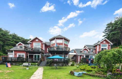 Zahrada ubytování Gyeongju Magic Castle Pension Pets Friendly
