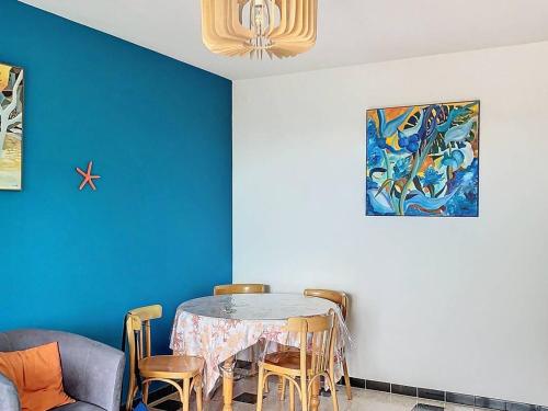 Photo de la galerie de l'établissement T2 cosy 4 pers à Bormes-les-Mimosas - FR-1-610-104, à Bormes-les-Mimosas