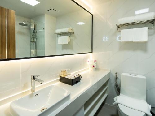 Ένα μπάνιο στο Merton Holiday Inn