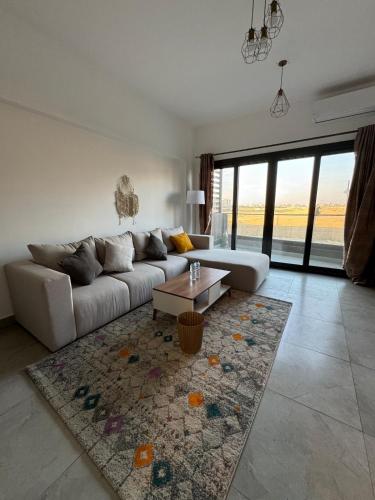 Ruang duduk di Hotel Apartment in Madinaty Prevado