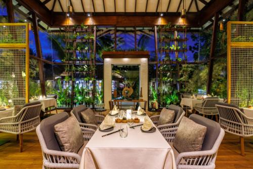 Restaurace v ubytování OZEN RESERVE BOLIFUSHI - Luxury All Inclusive with Free Transfers