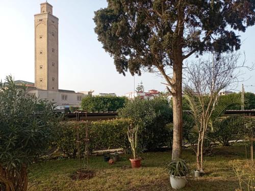 Taman di luar Magnifique appartement proche de Sidi Bouzid