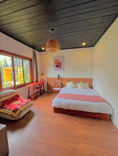 Katil atau katil-katil dalam bilik di Quán Nhỏ Trên Đồi Homestay