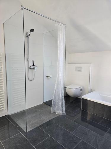 Koupelna v ubytování Apartment im Salzburger Seenland