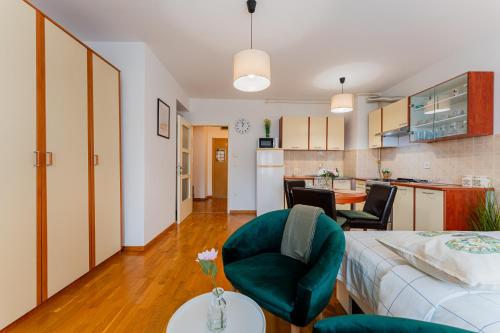 Flex SelfCheckIns 141 - Zagreb - Studio Apartment - Loggia