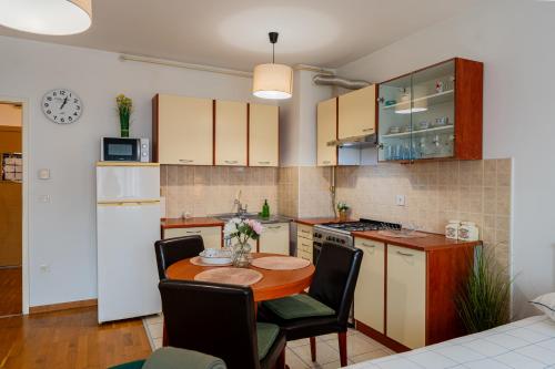 Flex SelfCheckIns 141 - Zagreb - Studio Apartment - Loggia