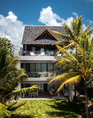 Sandy Beach Haven - With Daily Housekeeping