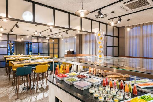 Jídlo v hotelu nebo okolí