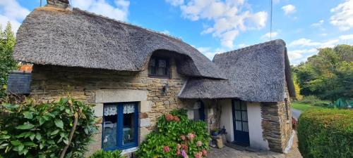 Maison paisible à Moëlan-sur-Mer avec jardin et barbecue
