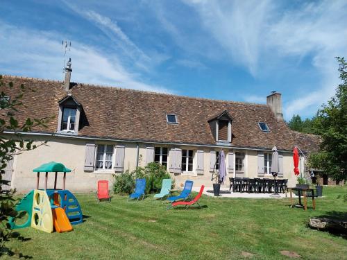 Proche le Mans, Parigné l'Evêque,maison forestière, accueil chevaux possible 11 pers