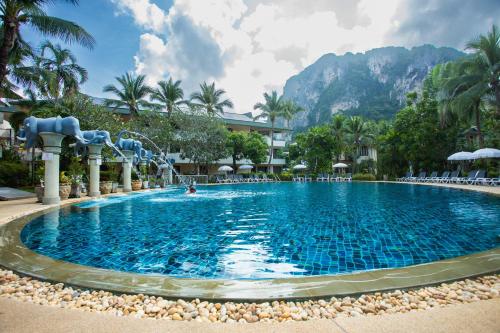 Bazén v ubytování Golden Beach Resort nebo v jeho okolí