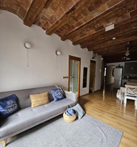 Flat with 2 rooms and private terrace min 32 days