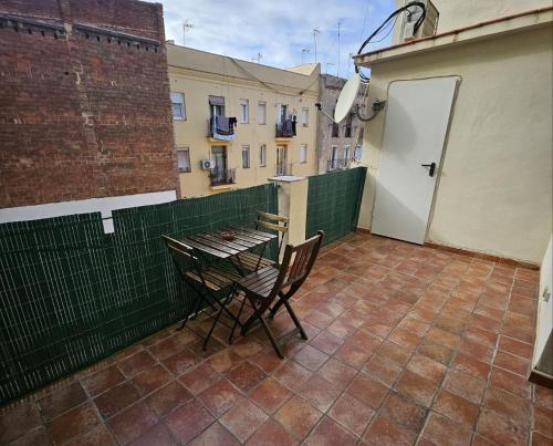 Flat with 2 rooms and private terrace min 32 days