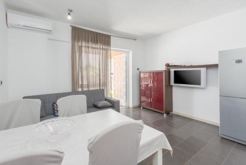 Apartments Orange 167