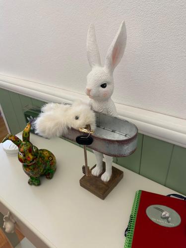 Attico White Rabbit photo 12